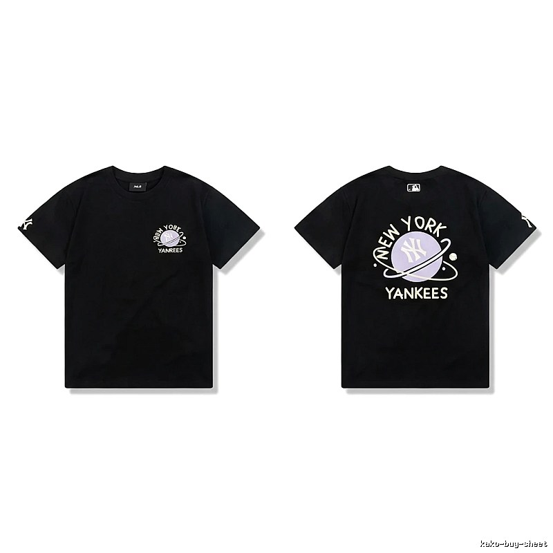 Black T-shirt of MLB New York Yankees