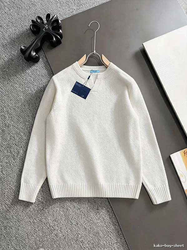 Cream Crewneck Knit Sweater with Knit Sweater for Daily Wear