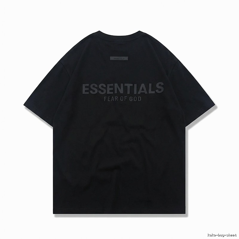 ESSENTIALS minimalist style black T-shirt