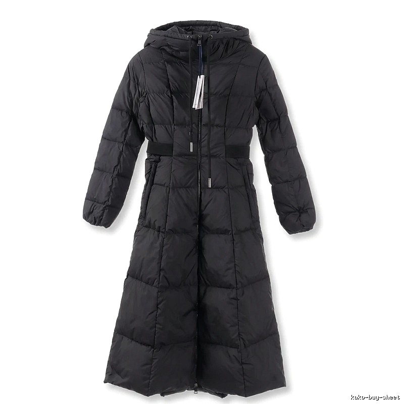 Long black down jacket of Moncler