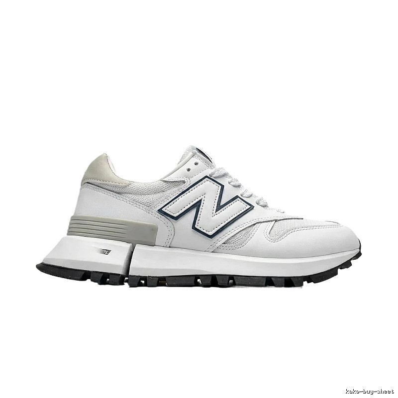 New Balance retro-style white and gray sports shoes