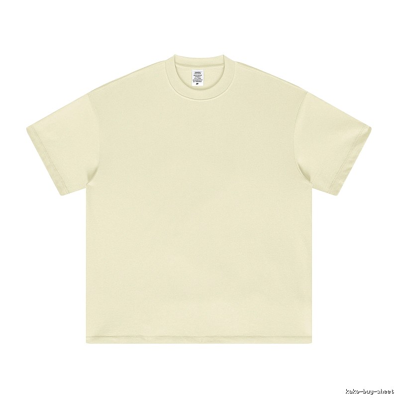 Patterned Plain white T-shirt Minimal White Short with Polished Detail