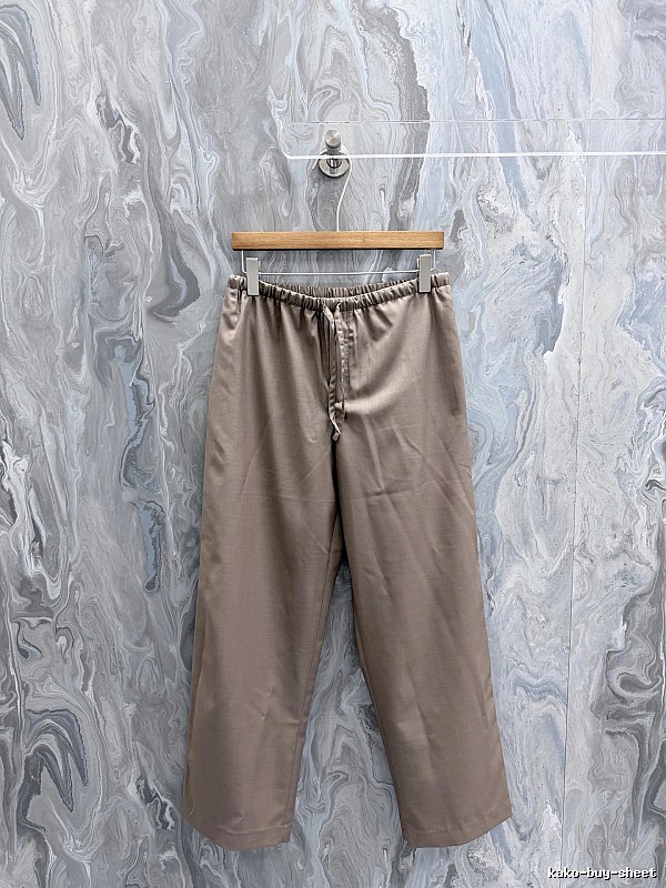 Relaxed Casual Pants with elastic waist and cropped straight leg - Daily