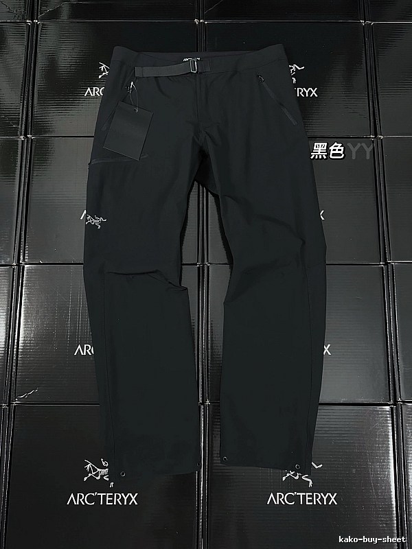Technical Hiking Pants in Black with discreet logo - Arc'teryx